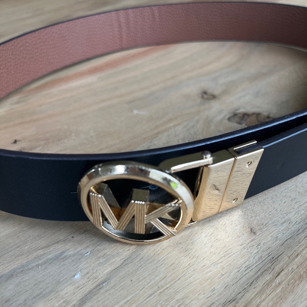Michael Kors reversible black and brown leather belt with gold hardware S/M